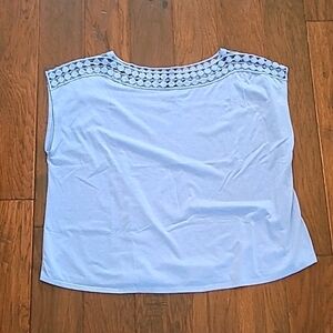 New Directions shirt with embroidery detail size 2X